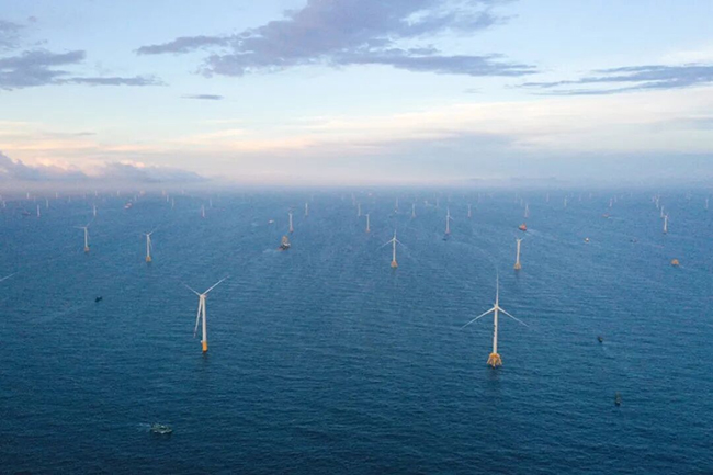 全球最大26兆瓦级海上风电机组成功吊装