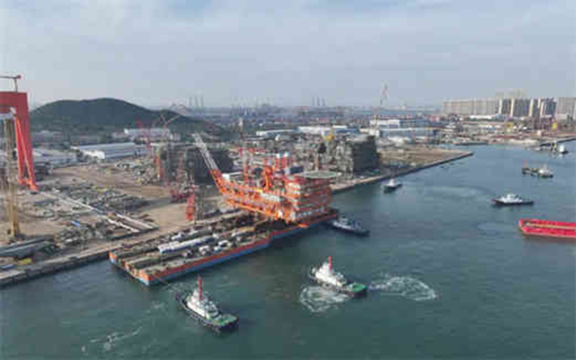 北部湾海域最大海洋油气平台完工起运 北部湾海域最大海洋油气平台完工起运