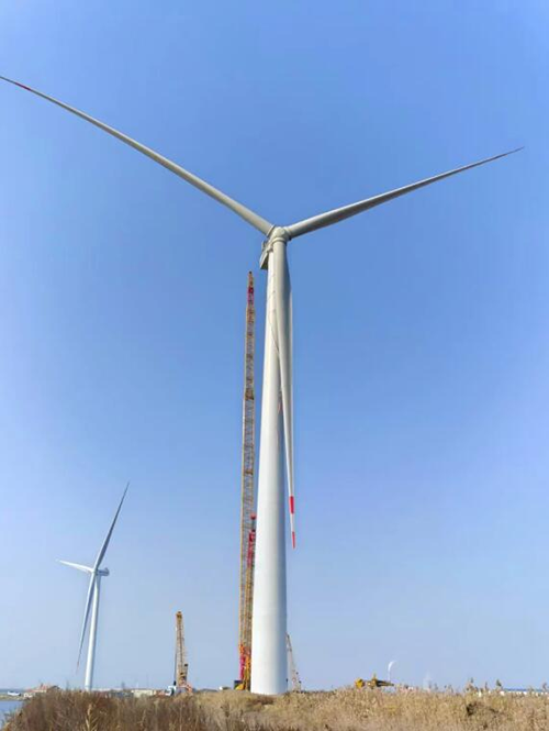 中船科技首台h260-12.6mw海上机组完成吊装