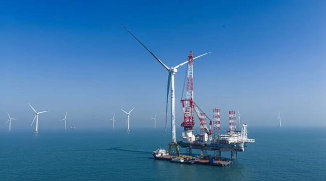 全球首台20兆瓦海上风电机组完成吊装 全球首台20兆瓦海上风电机组完成吊装