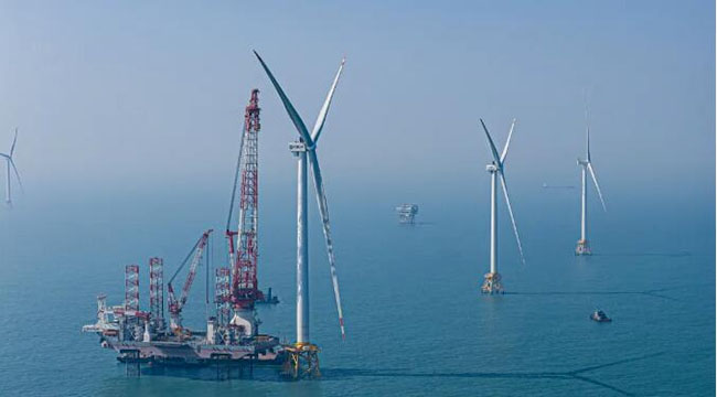 全球首台20兆瓦海上风电机组完成吊装 全球首台20兆瓦海上风电机组完成吊装