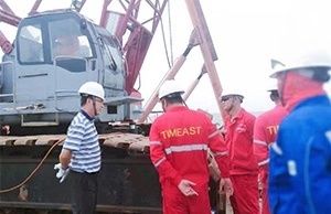 我司总经理视察及慰问月东油田海底电缆裸露治理项目施工现场
